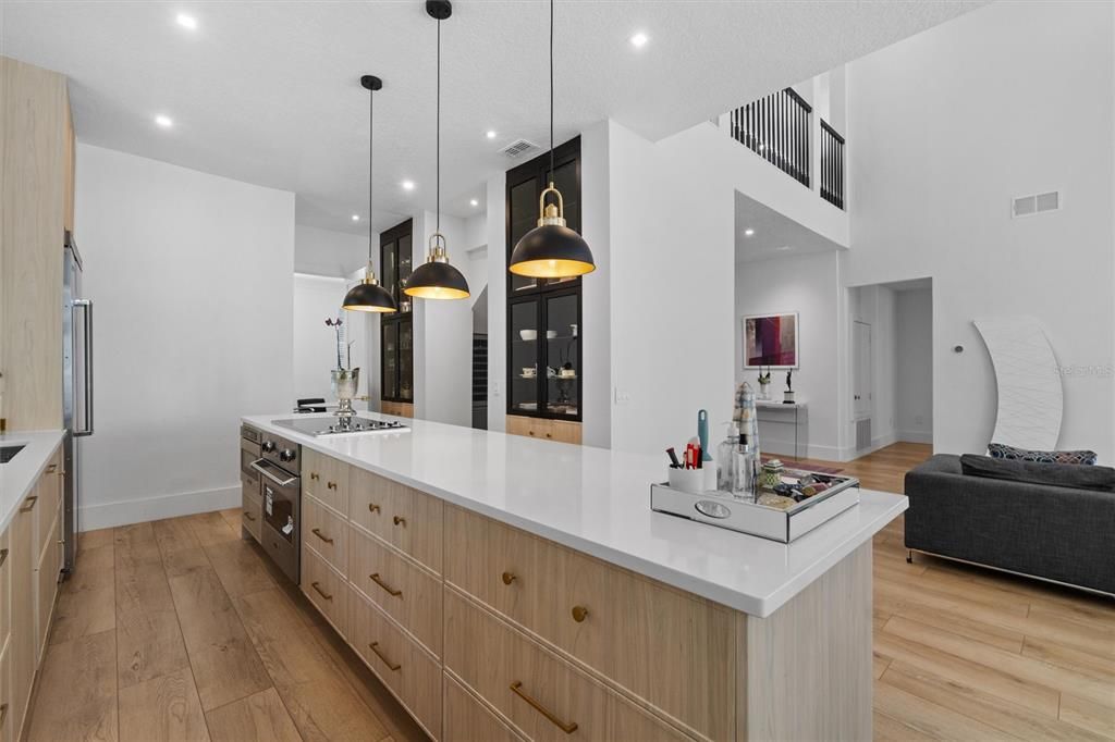 For Sale: $1,949,000 (6 beds, 5 baths, 4137 Square Feet)