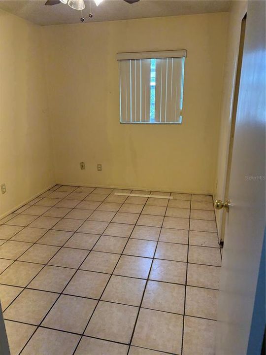 Под контрактом: $190,000 (3 спален, 2 ванн, 1292 Квадратных фут)