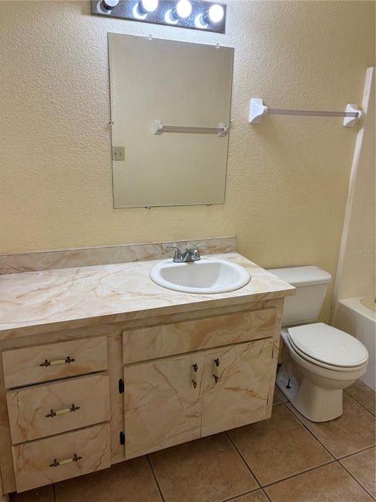 Под контрактом: $190,000 (3 спален, 2 ванн, 1292 Квадратных фут)