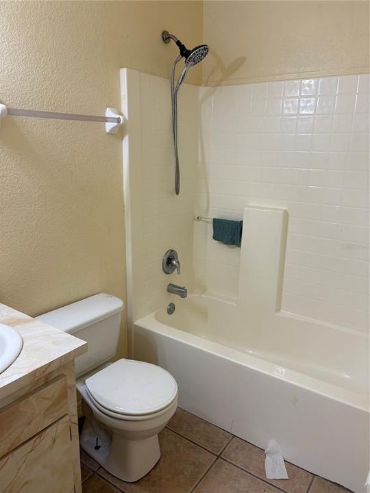 Под контрактом: $190,000 (3 спален, 2 ванн, 1292 Квадратных фут)