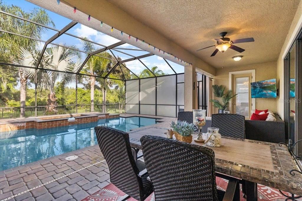 На продажу: $1,179,000 (5 спален, 3 ванн, 4191 Квадратных фут)