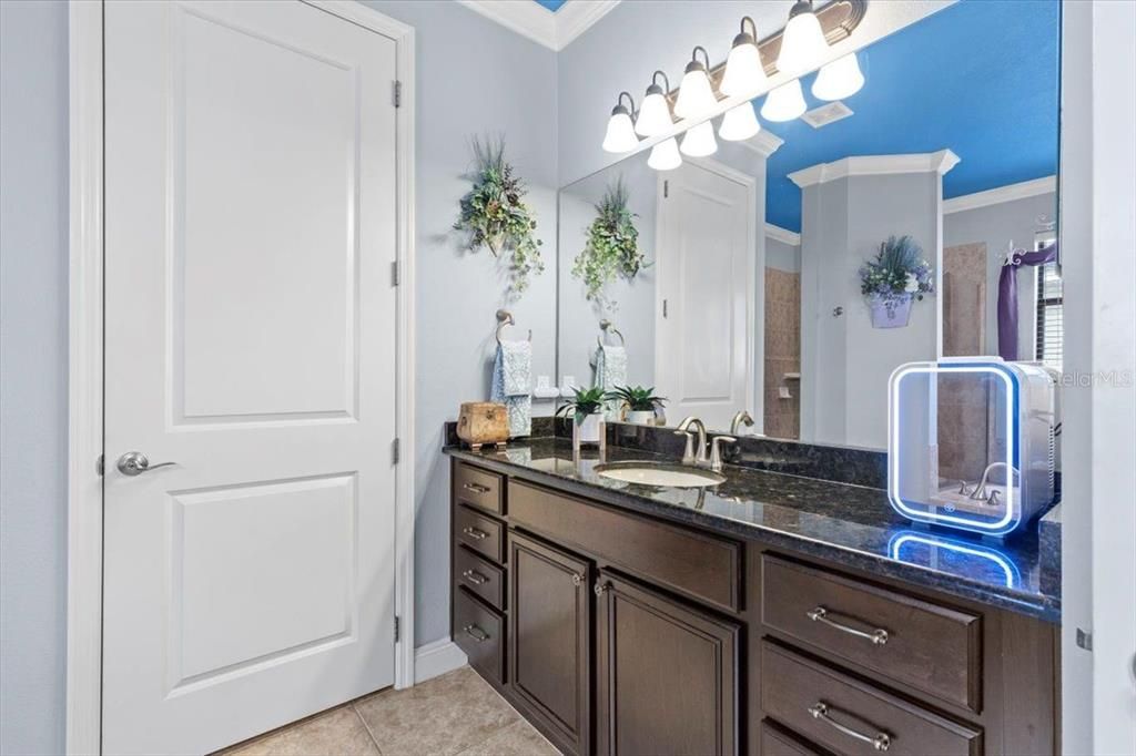 На продажу: $1,179,000 (5 спален, 3 ванн, 4191 Квадратных фут)