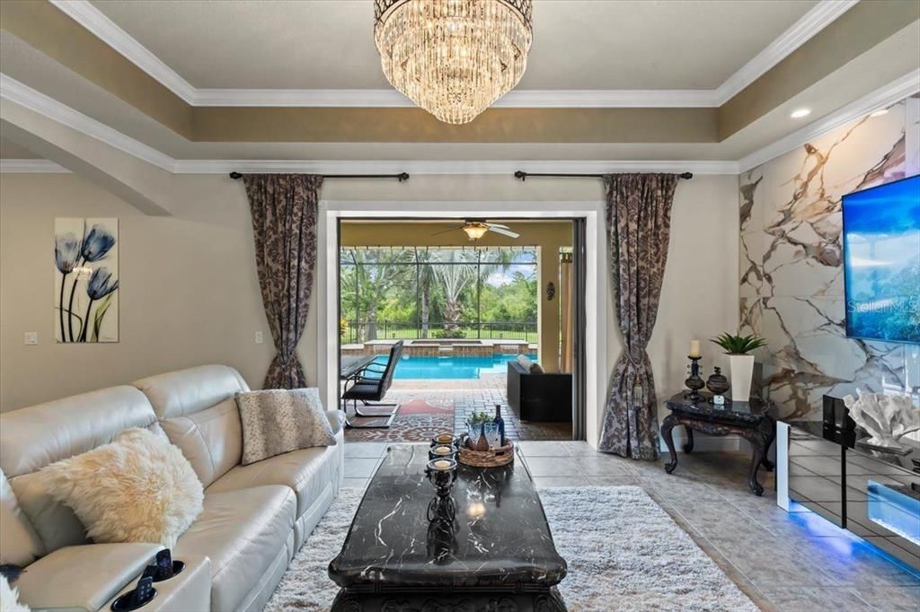 На продажу: $1,179,000 (5 спален, 3 ванн, 4191 Квадратных фут)