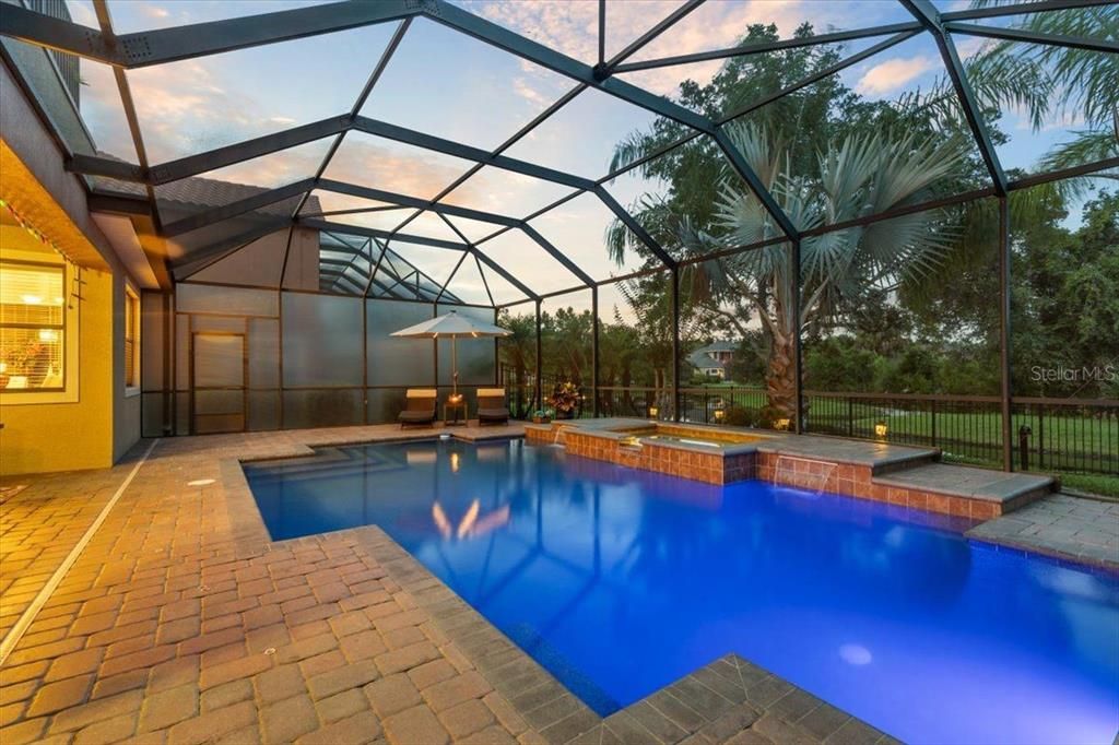 На продажу: $1,179,000 (5 спален, 3 ванн, 4191 Квадратных фут)