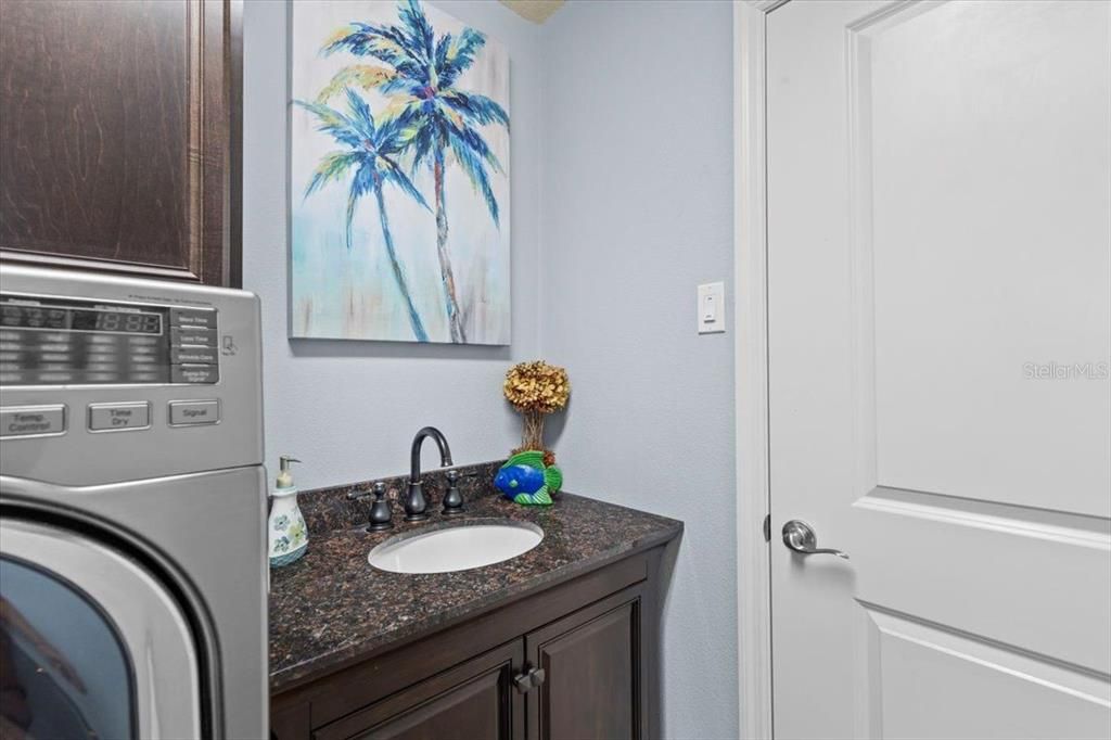 На продажу: $1,179,000 (5 спален, 3 ванн, 4191 Квадратных фут)