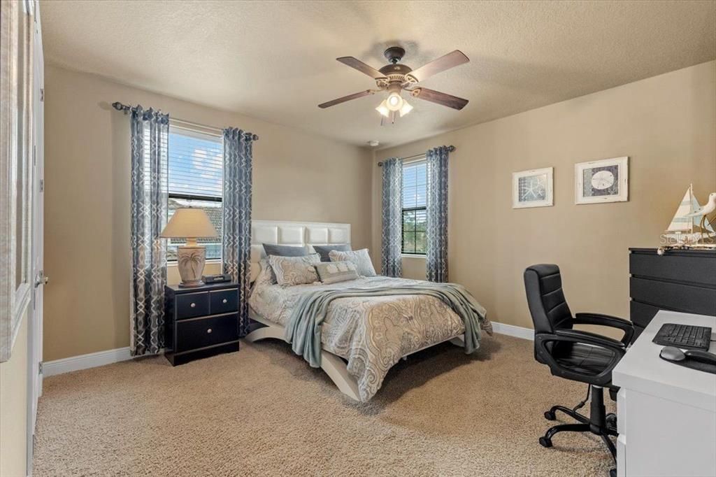 На продажу: $1,179,000 (5 спален, 3 ванн, 4191 Квадратных фут)