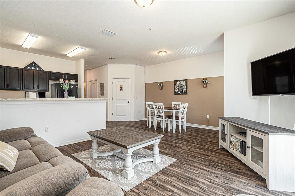 待售: $281,500 (3 贝兹, 2 浴室, 1652 平方英尺)