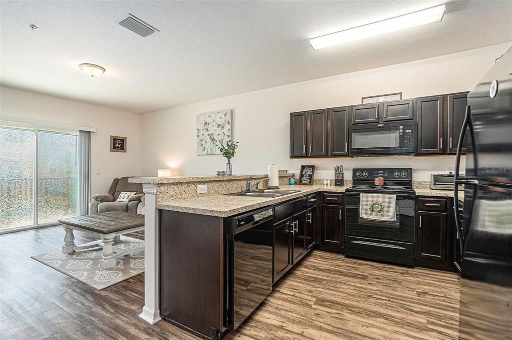 待售: $281,500 (3 贝兹, 2 浴室, 1652 平方英尺)