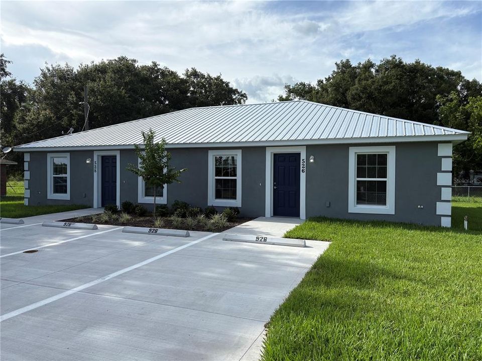 На продажу: $375,000 (4 спален, 4 ванн, 1790 Квадратных фут)