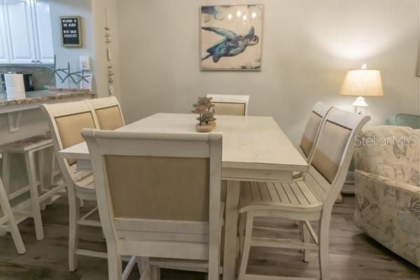 待售: $599,000 (2 贝兹, 2 浴室, 1299 平方英尺)