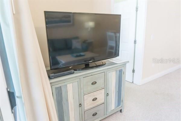 待售: $599,000 (2 贝兹, 2 浴室, 1299 平方英尺)