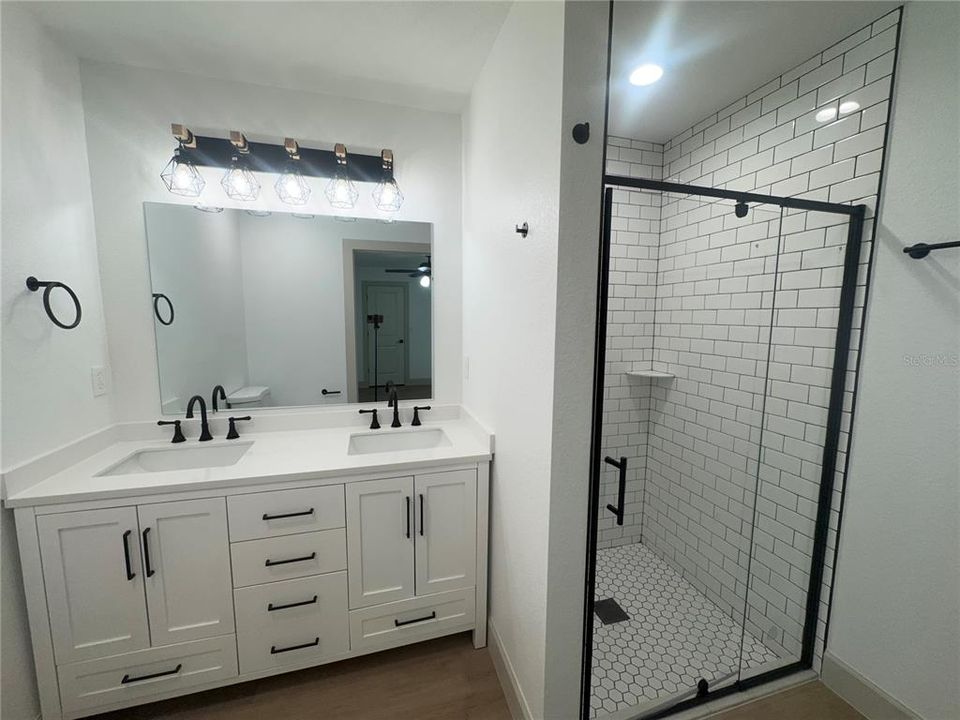 На продажу: $264,900 (3 спален, 2 ванн, 1483 Квадратных фут)