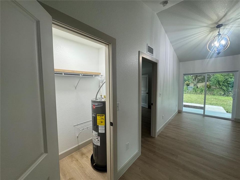 На продажу: $264,900 (3 спален, 2 ванн, 1483 Квадратных фут)