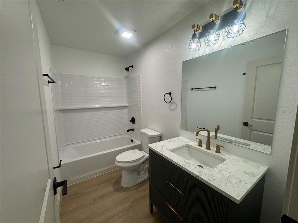 На продажу: $264,900 (3 спален, 2 ванн, 1483 Квадратных фут)