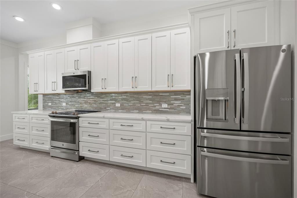 En Venta: $650,000 (3 camas, 3 baños, 2321 Pies cuadrados)