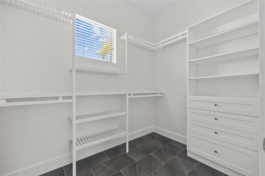 En Venta: $650,000 (3 camas, 3 baños, 2321 Pies cuadrados)