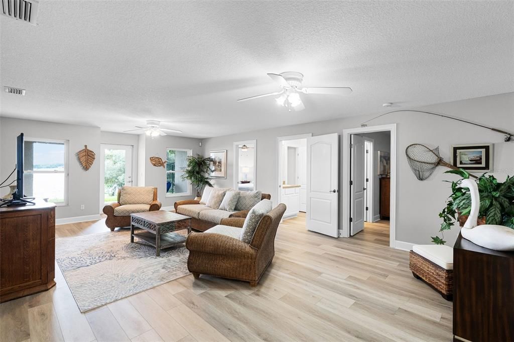 En Venta: $850,000 (5 camas, 3 baños, 2912 Pies cuadrados)