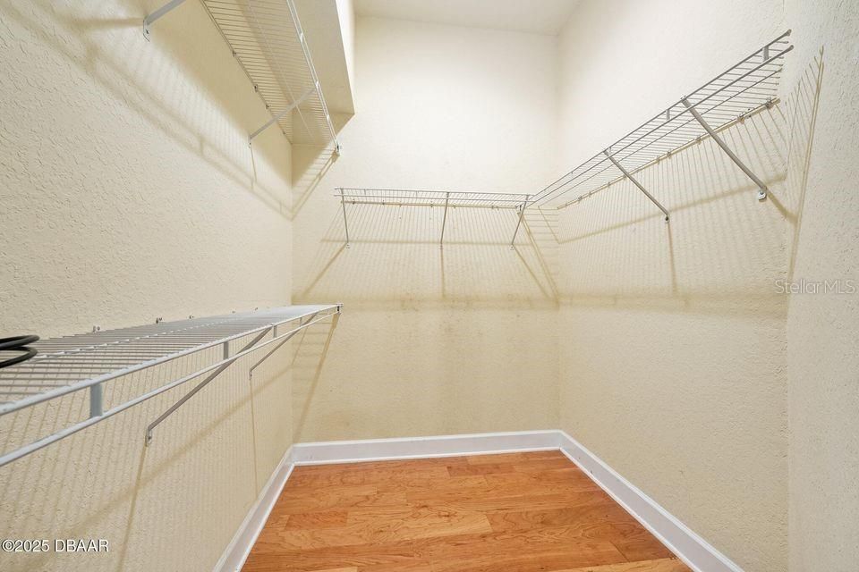 Active With Contract: $319,900 (3 beds, 2 baths, 1670 Square Feet)