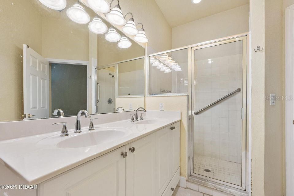 Active With Contract: $319,900 (3 beds, 2 baths, 1670 Square Feet)