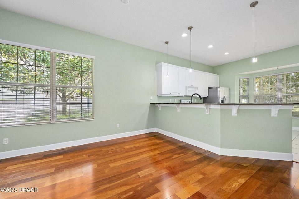 Active With Contract: $319,900 (3 beds, 2 baths, 1670 Square Feet)