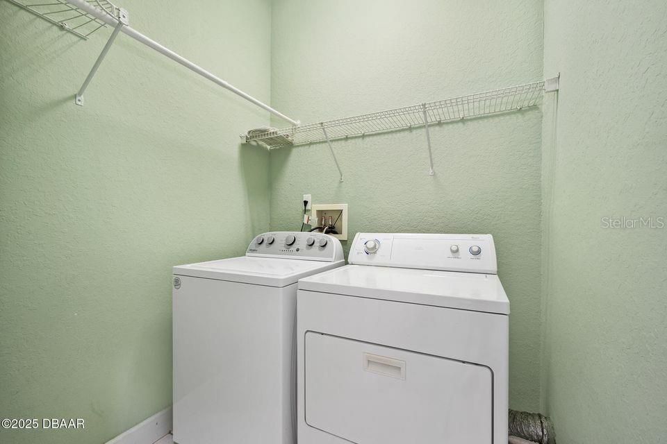 Active With Contract: $319,900 (3 beds, 2 baths, 1670 Square Feet)