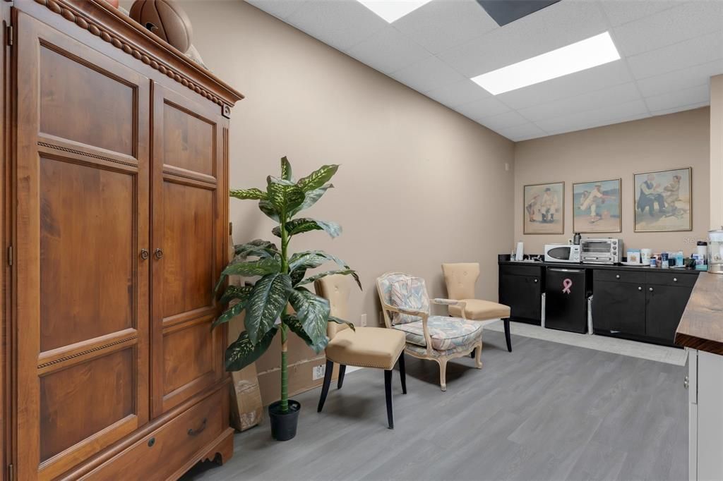 待售: $499,000 (0 贝兹, 0 浴室, 2000 平方英尺)