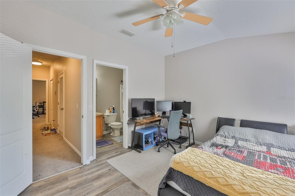 En Venta: $237,000 (2 camas, 2 baños, 1383 Pies cuadrados)