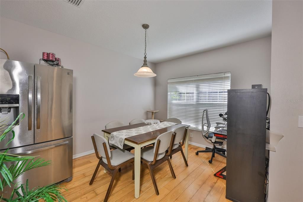 En Venta: $237,000 (2 camas, 2 baños, 1383 Pies cuadrados)