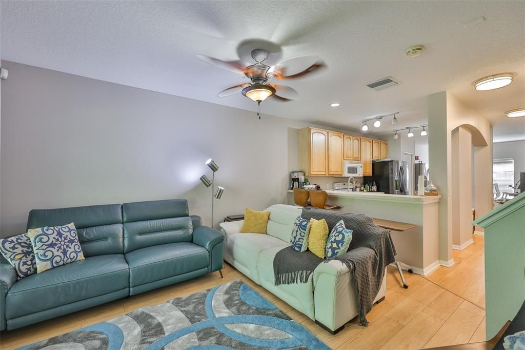 En Venta: $237,000 (2 camas, 2 baños, 1383 Pies cuadrados)