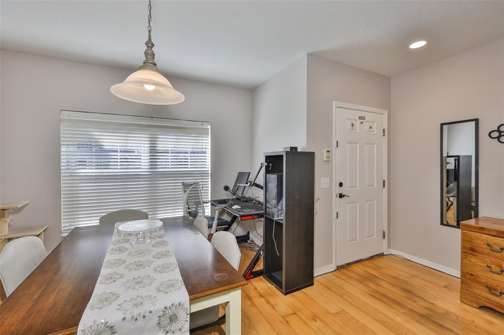 En Venta: $237,000 (2 camas, 2 baños, 1383 Pies cuadrados)