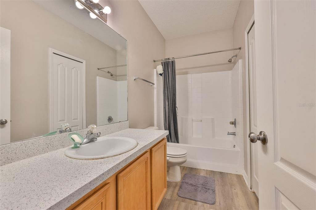 En Venta: $237,000 (2 camas, 2 baños, 1383 Pies cuadrados)