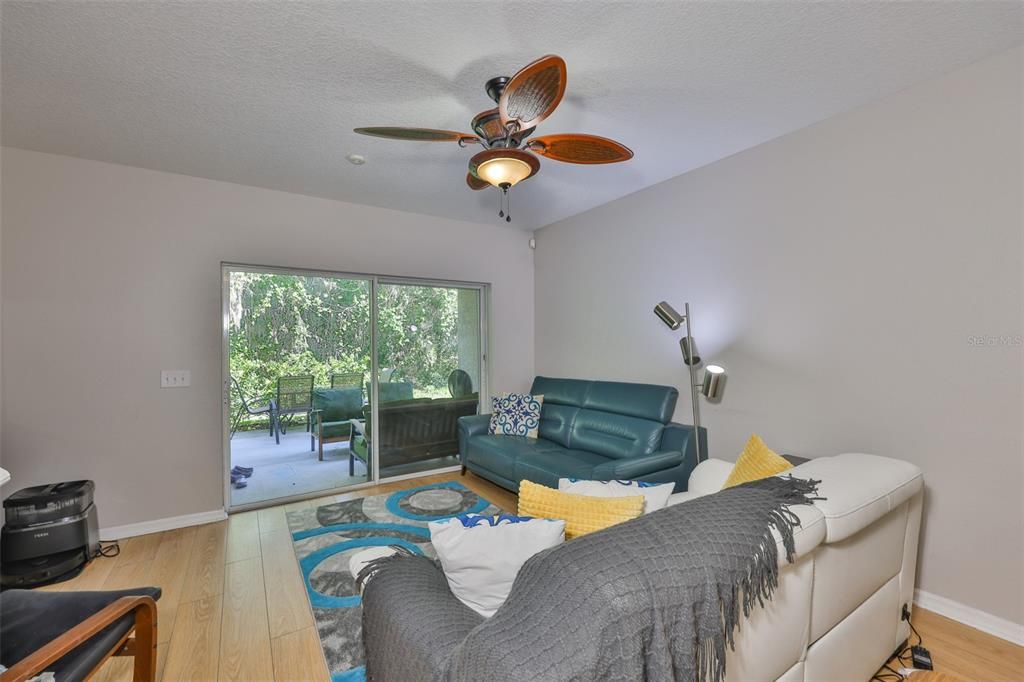 En Venta: $237,000 (2 camas, 2 baños, 1383 Pies cuadrados)