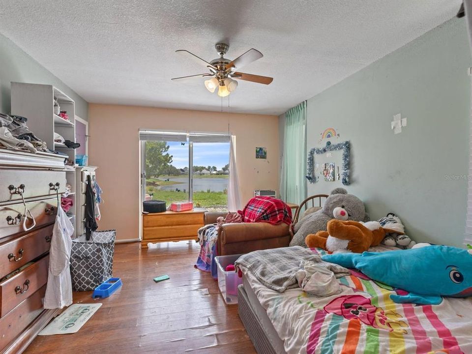 Под контрактом: $210,000 (3 спален, 2 ванн, 1526 Квадратных фут)