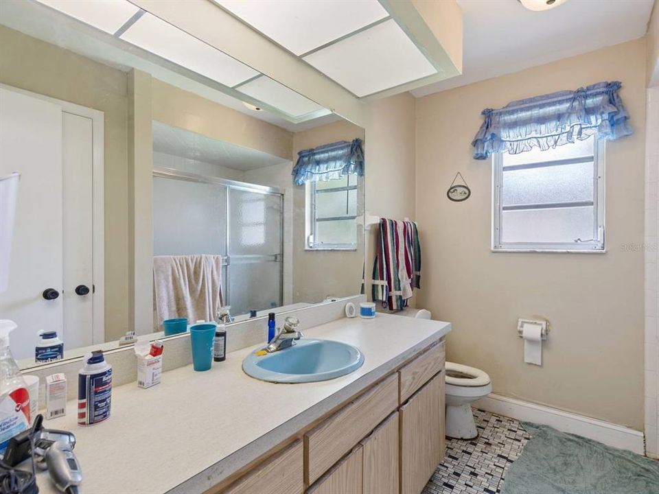 Под контрактом: $210,000 (3 спален, 2 ванн, 1526 Квадратных фут)