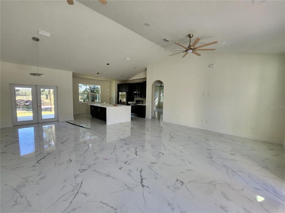 En Venta: $345,999 (3 camas, 2 baños, 1907 Pies cuadrados)