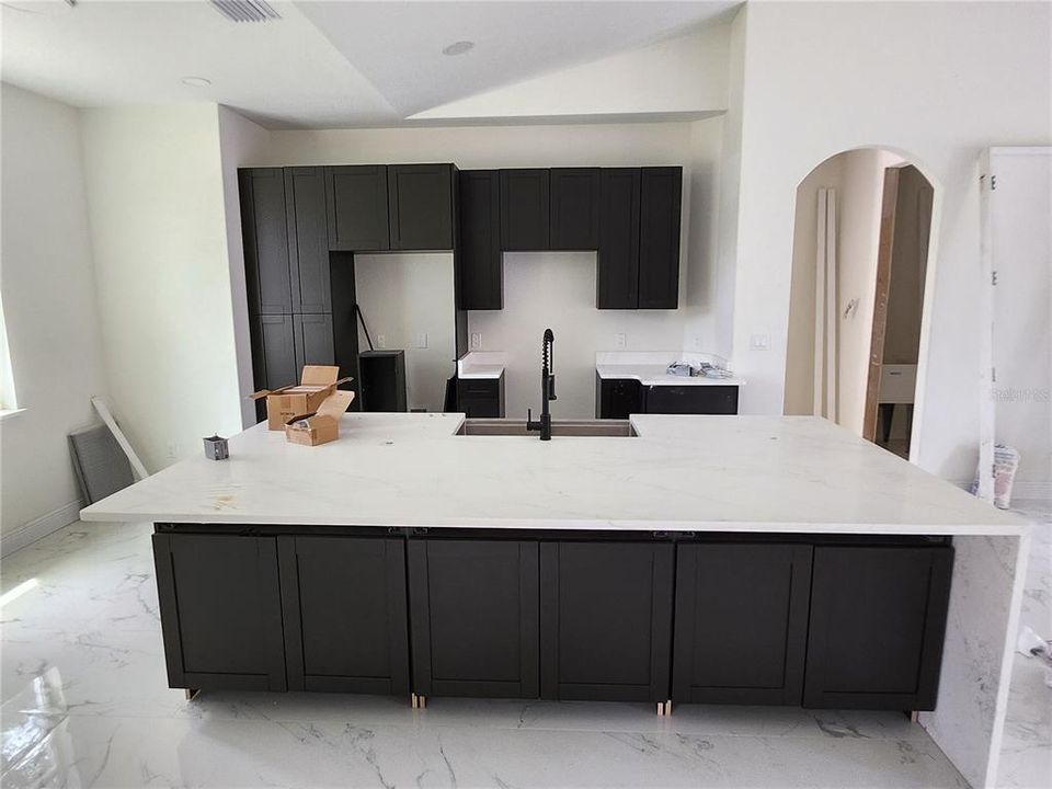 En Venta: $345,999 (3 camas, 2 baños, 1907 Pies cuadrados)