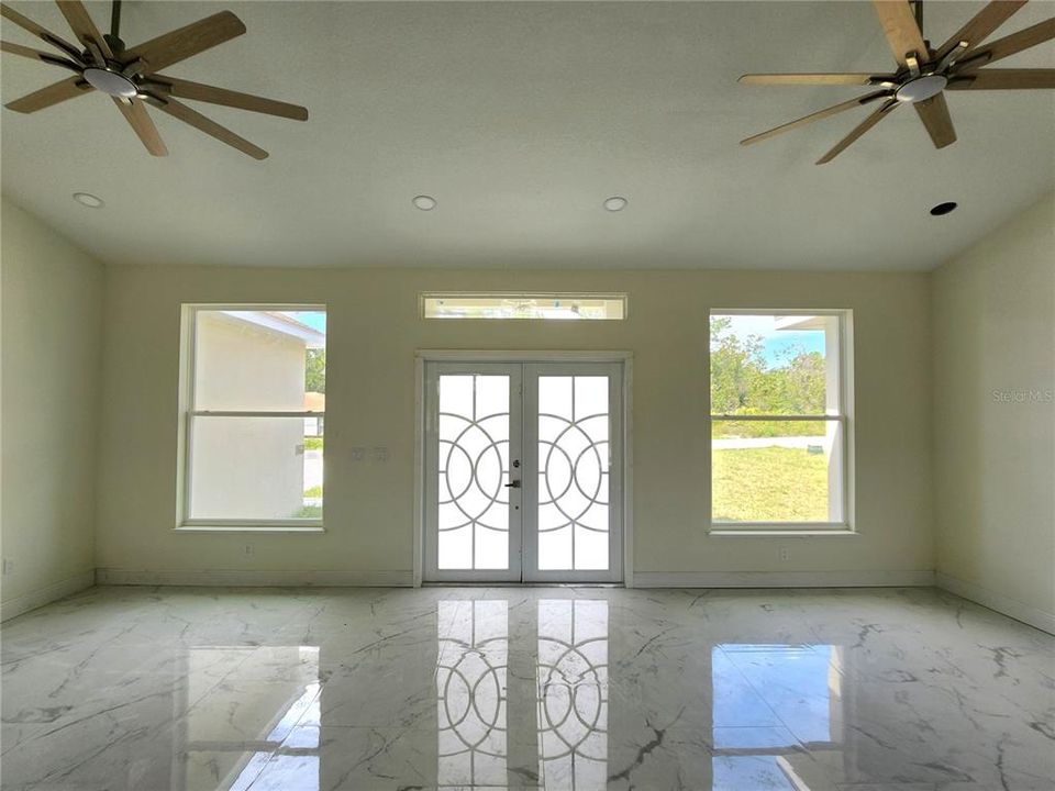 En Venta: $345,999 (3 camas, 2 baños, 1907 Pies cuadrados)