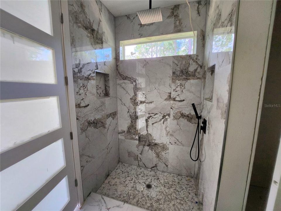 En Venta: $345,999 (3 camas, 2 baños, 1907 Pies cuadrados)