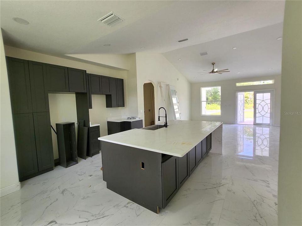 En Venta: $345,999 (3 camas, 2 baños, 1907 Pies cuadrados)