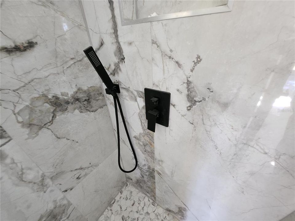 En Venta: $345,999 (3 camas, 2 baños, 1907 Pies cuadrados)