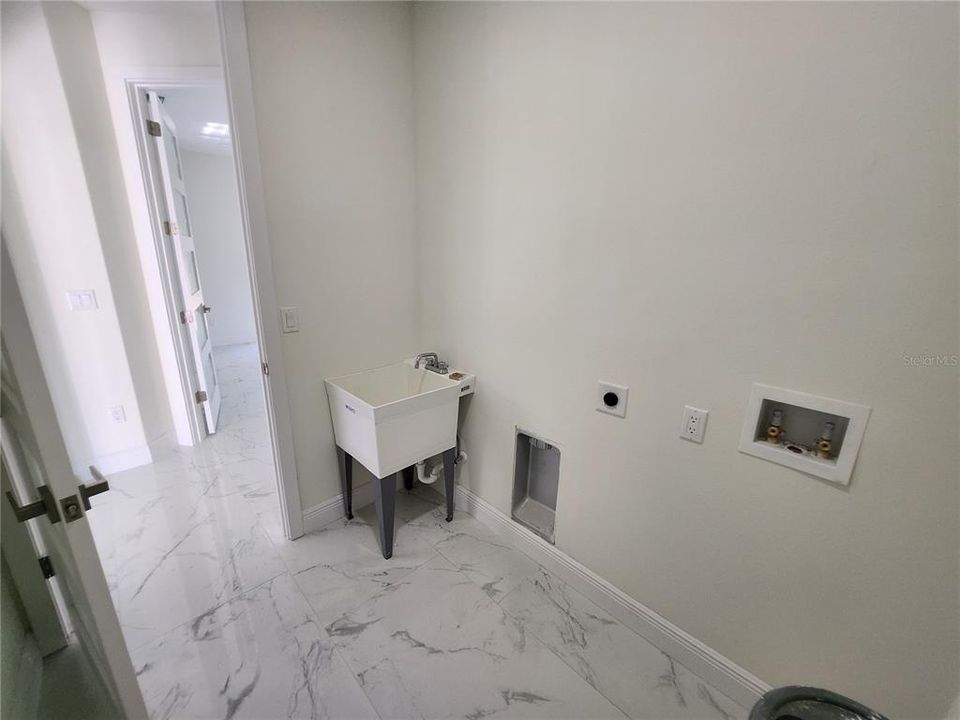 En Venta: $345,999 (3 camas, 2 baños, 1907 Pies cuadrados)