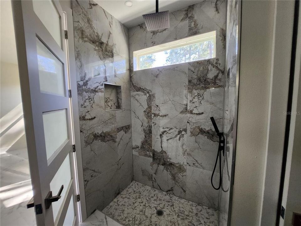 En Venta: $345,999 (3 camas, 2 baños, 1907 Pies cuadrados)