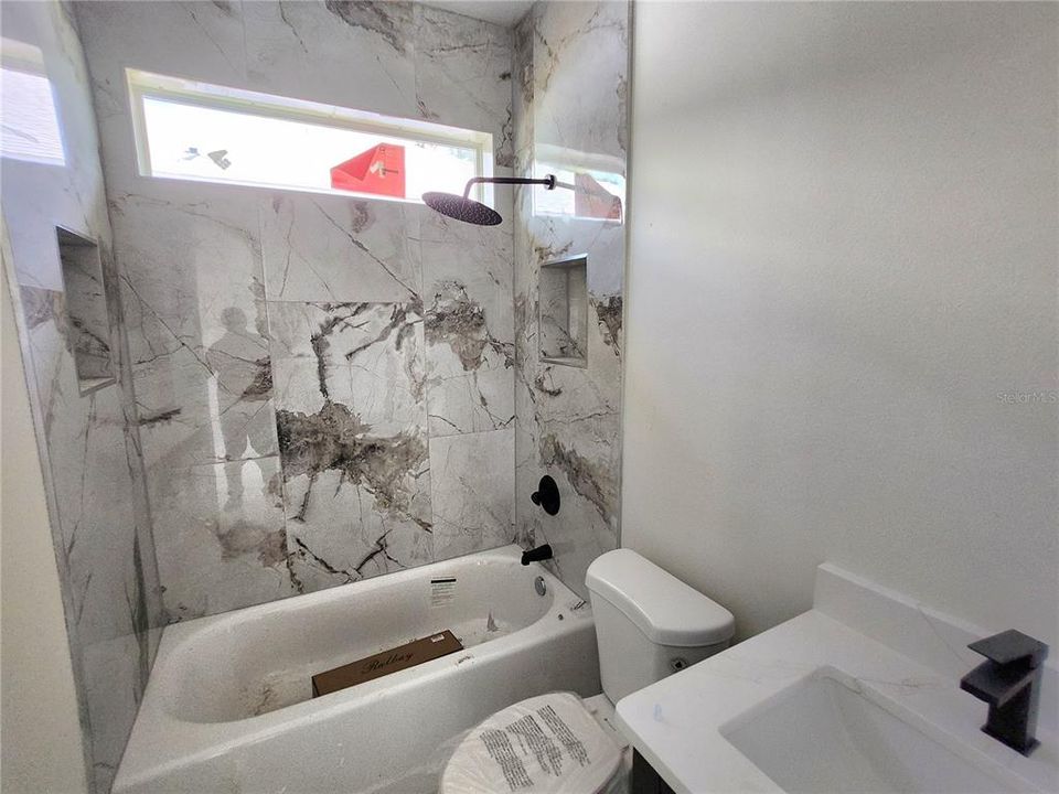 En Venta: $345,999 (3 camas, 2 baños, 1907 Pies cuadrados)