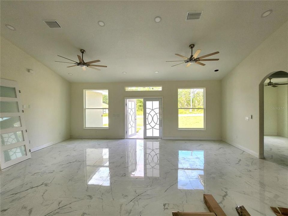 En Venta: $345,999 (3 camas, 2 baños, 1907 Pies cuadrados)