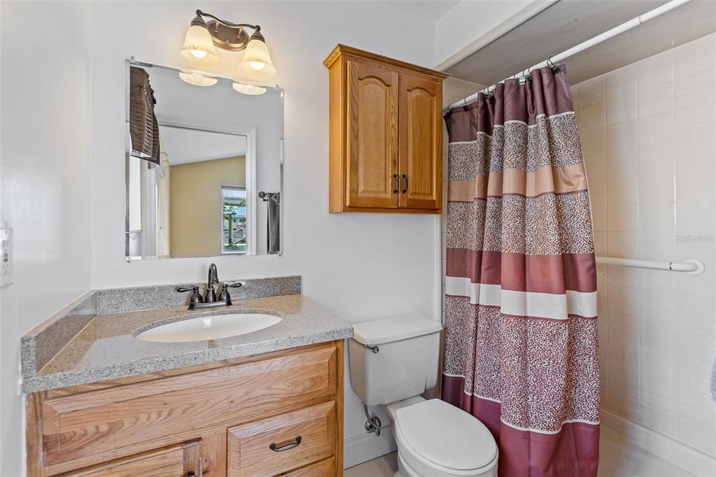 Под контрактом: $650,000 (3 спален, 2 ванн, 1704 Квадратных фут)