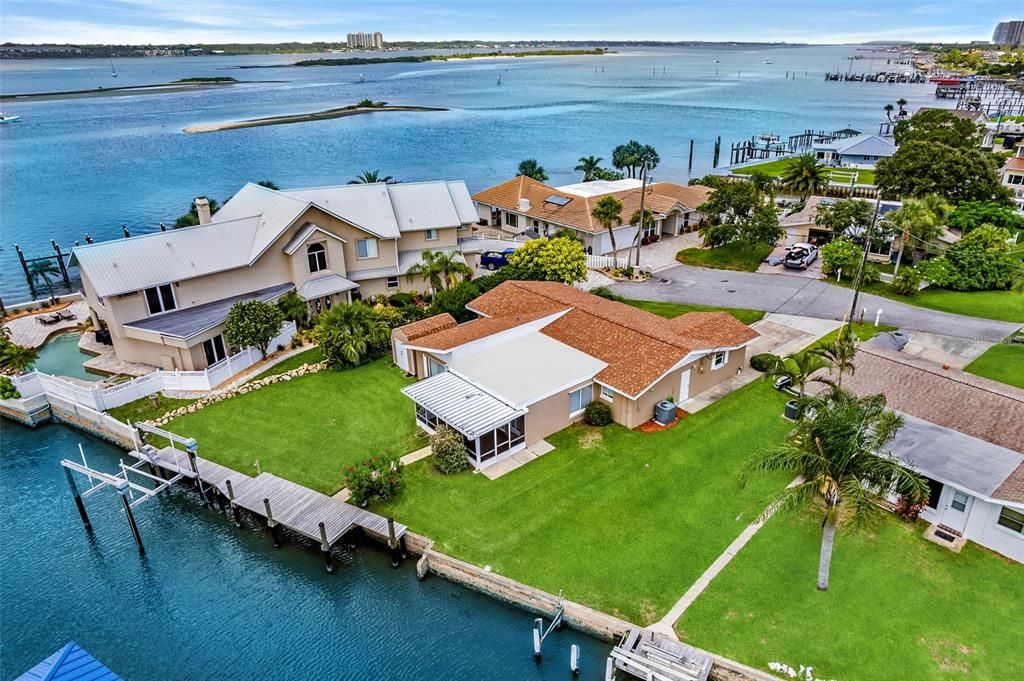 Под контрактом: $650,000 (3 спален, 2 ванн, 1704 Квадратных фут)