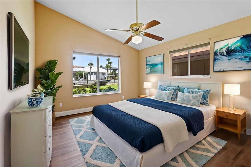 Под контрактом: $650,000 (3 спален, 2 ванн, 1704 Квадратных фут)