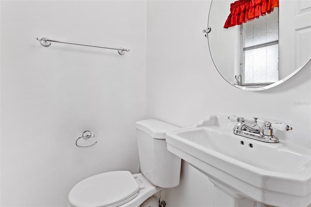 Под контрактом: $650,000 (3 спален, 2 ванн, 1704 Квадратных фут)