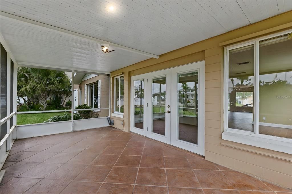 Под контрактом: $650,000 (3 спален, 2 ванн, 1704 Квадратных фут)