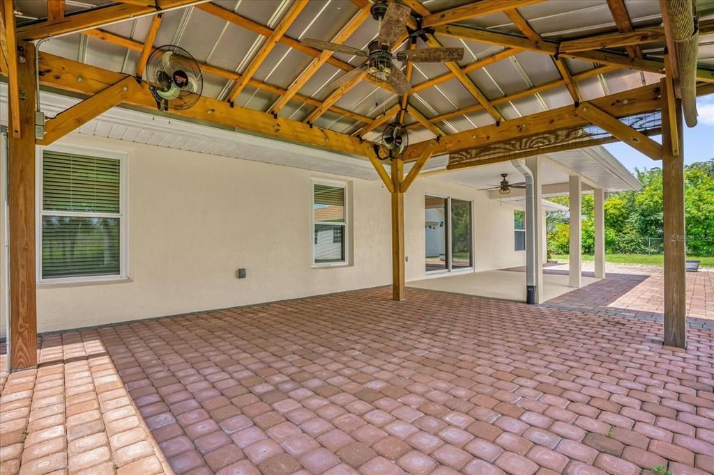 Active With Contract: $565,000 (4 beds, 2 baths, 1858 Square Feet)